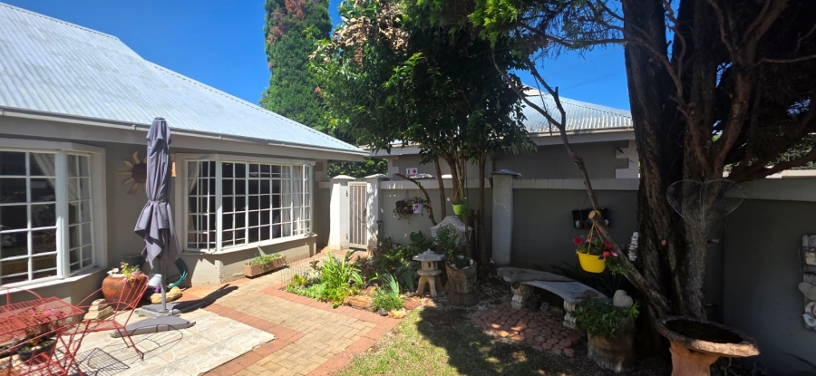 3 Bedroom Property for Sale in Kannoniers Park North West